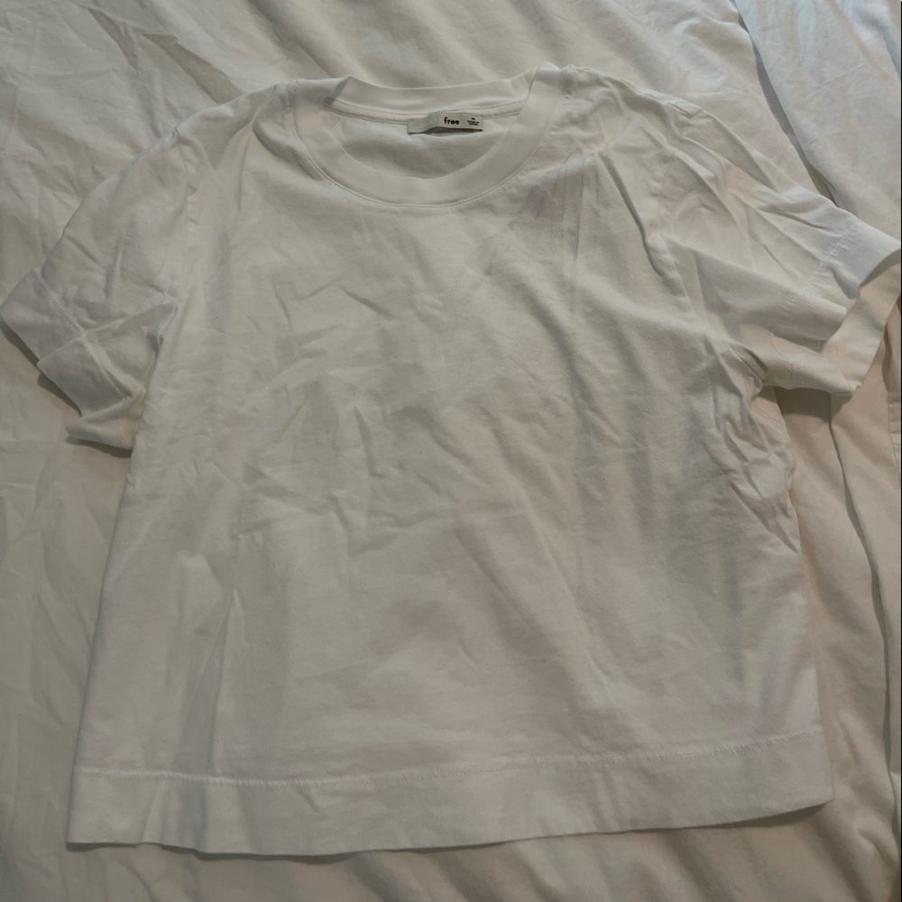 cropped white tee